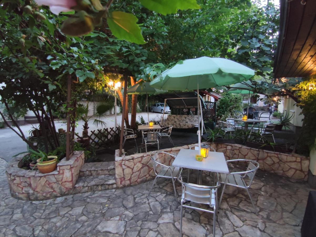 Hotel Oswaldo Budapest Ngoại thất bức ảnh