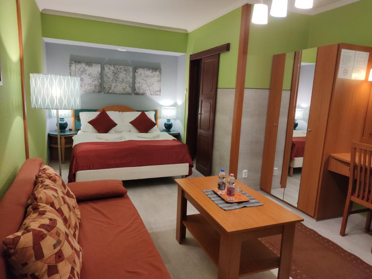 Hotel Oswaldo Budapest Ngoại thất bức ảnh