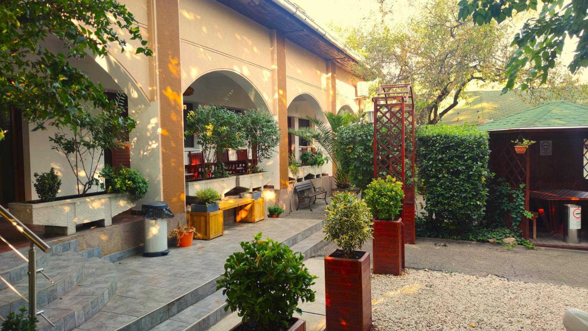 Hotel Oswaldo Budapest Ngoại thất bức ảnh